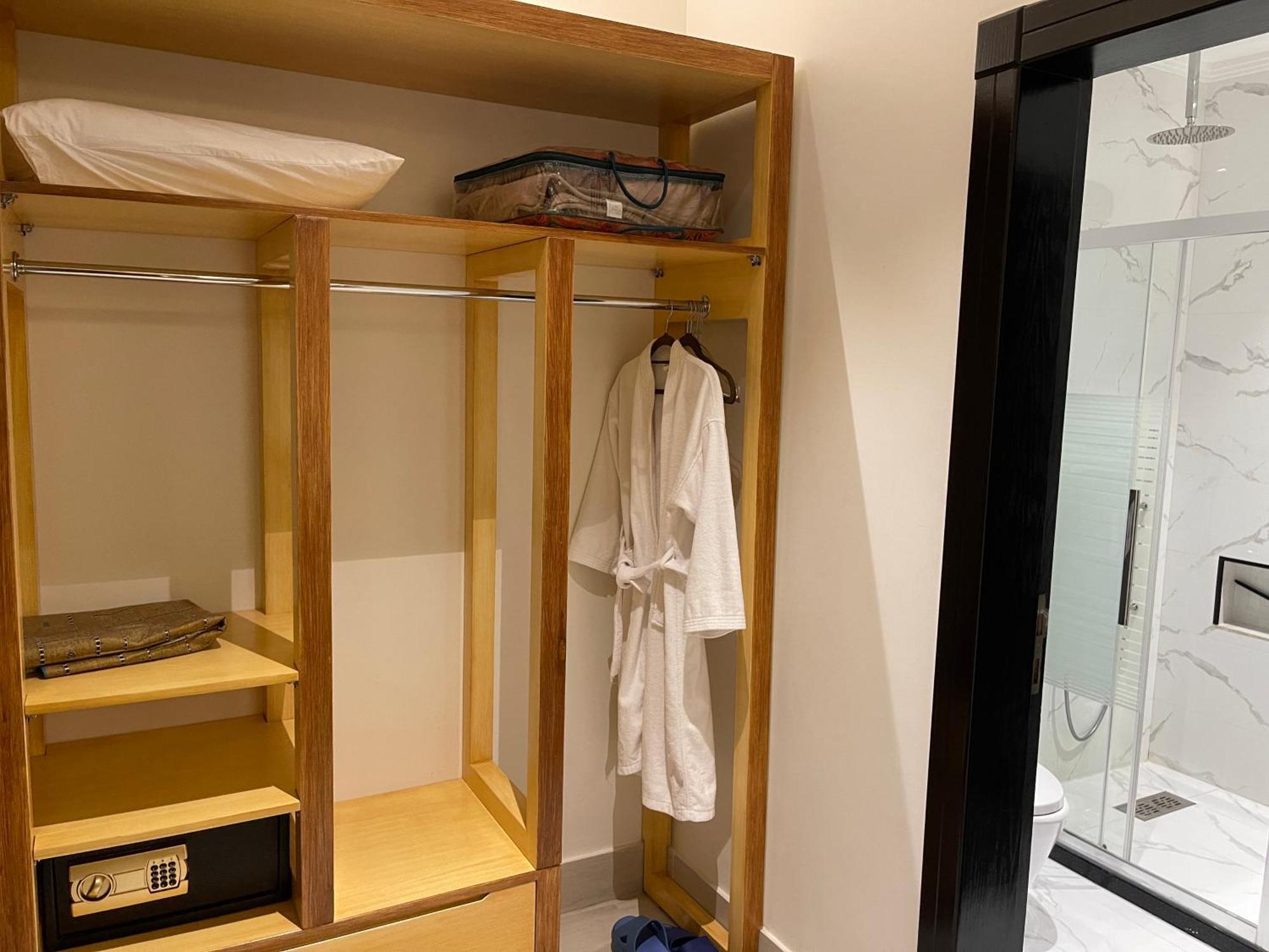 Private Oasis: Modern Self-check-in * Riyadh