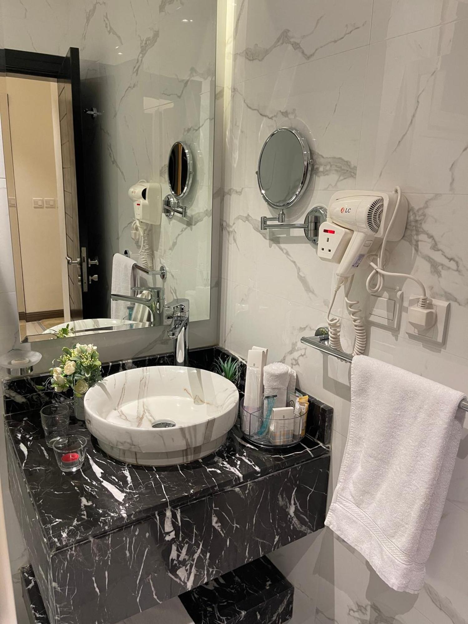 Private Oasis: Modern Self-check-in Apartment Riyadh