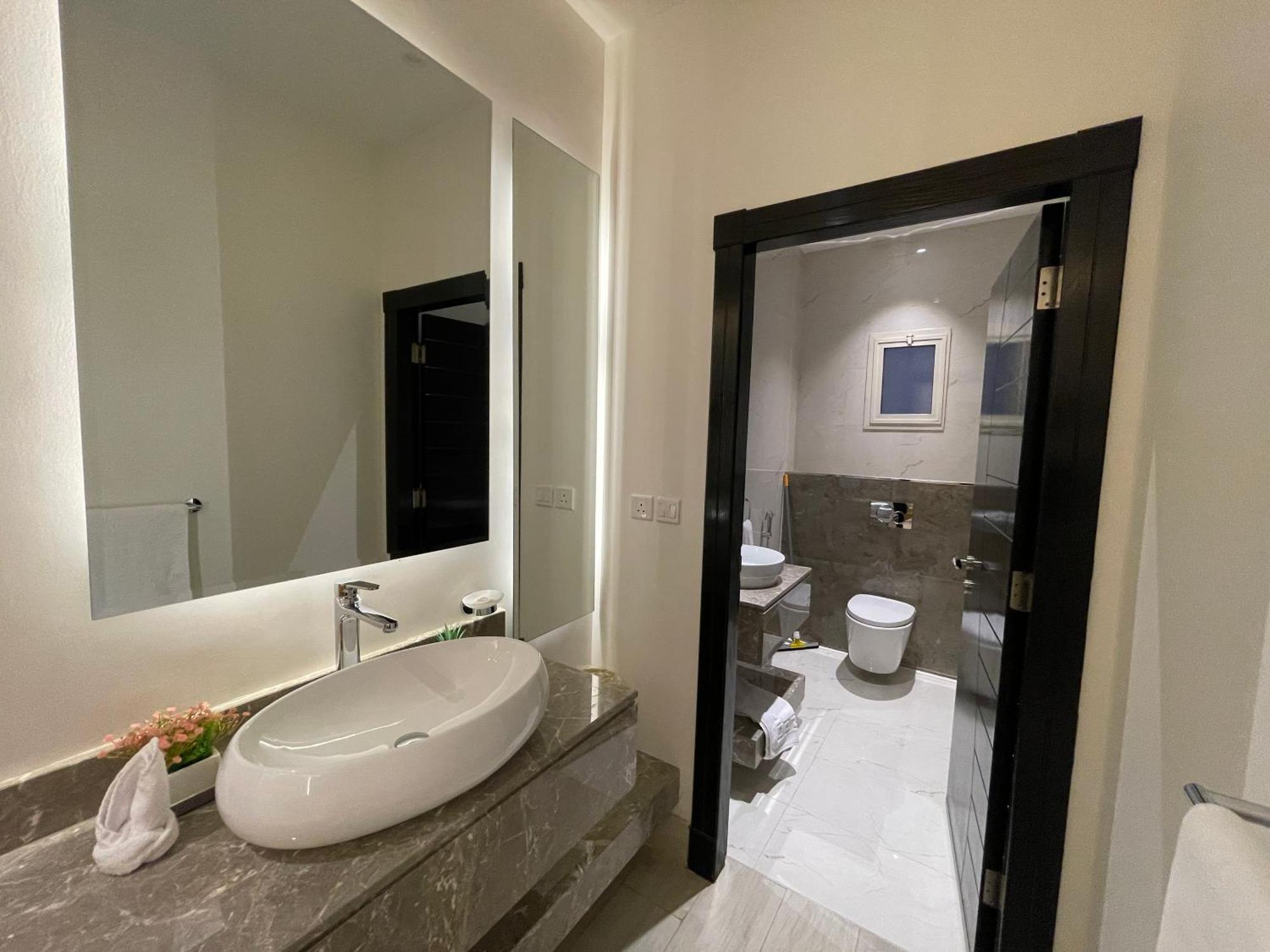 Private Oasis: Modern Self-check-in *