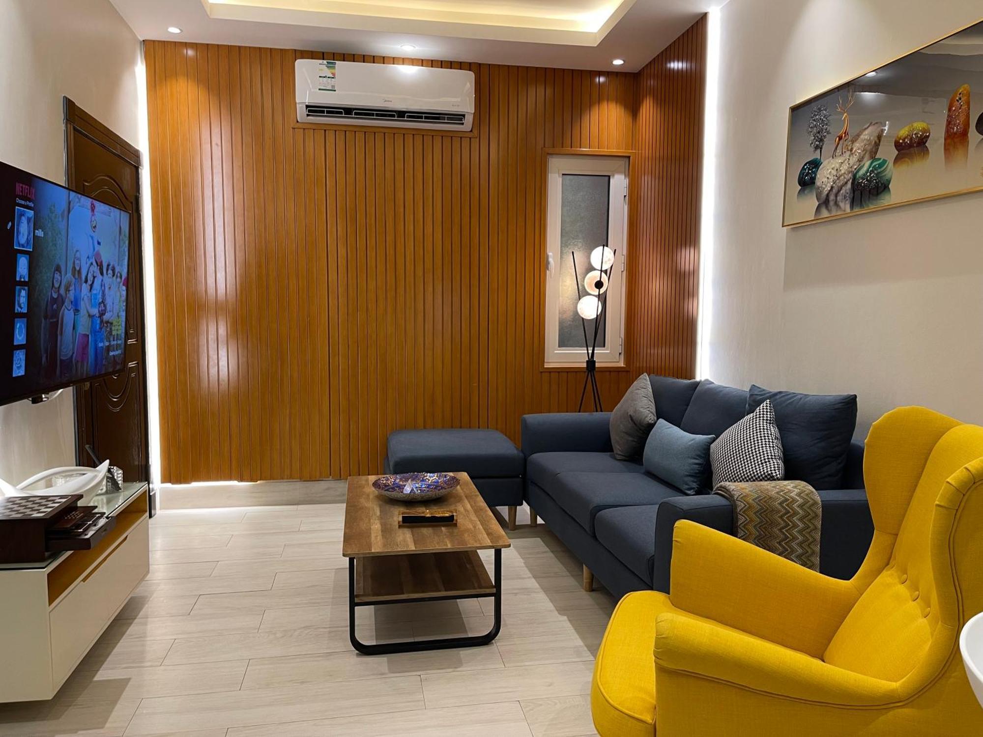 Private Oasis: Modern Self-check-in