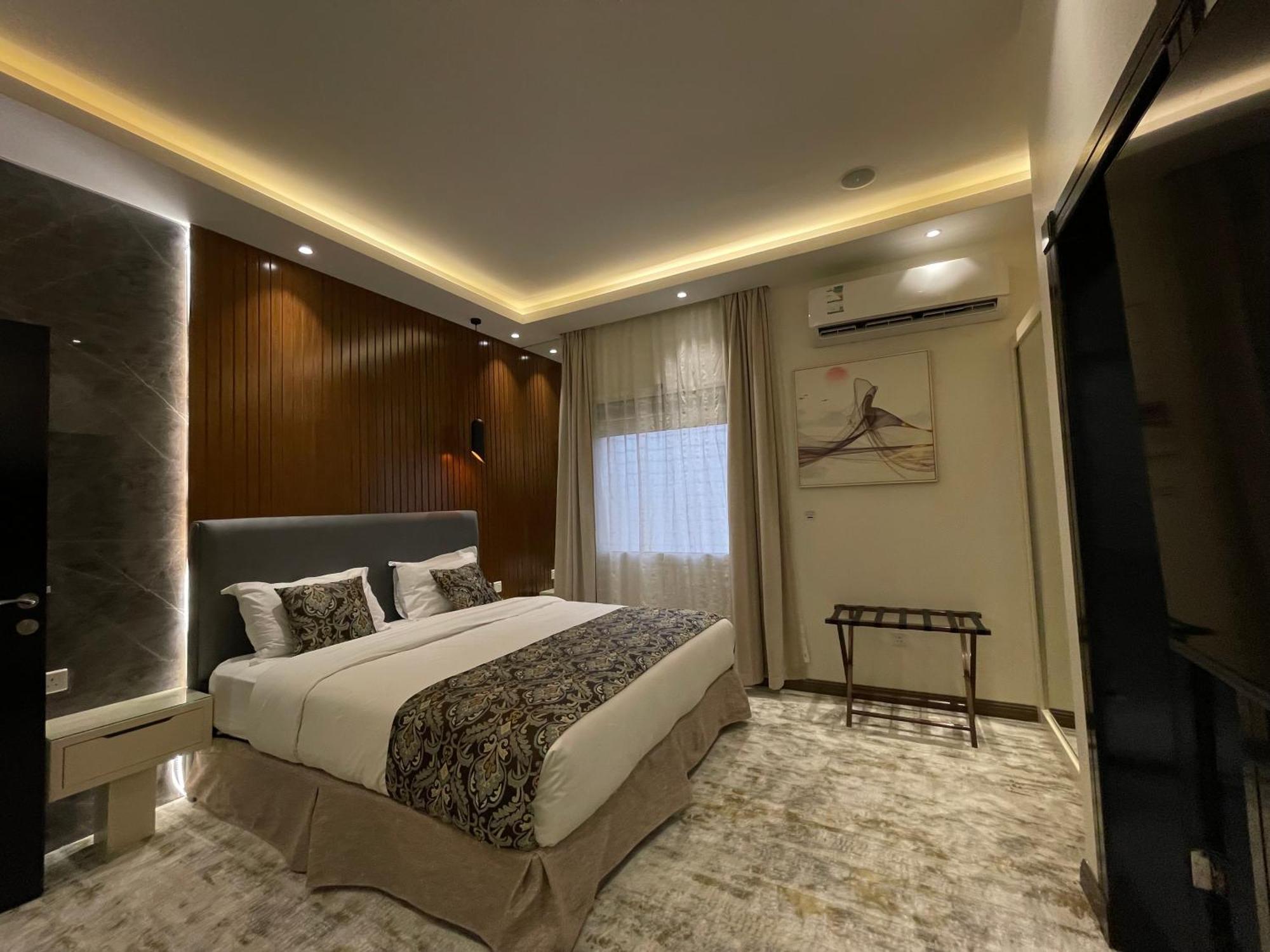 Private Oasis: Modern Self-check-in Riyadh